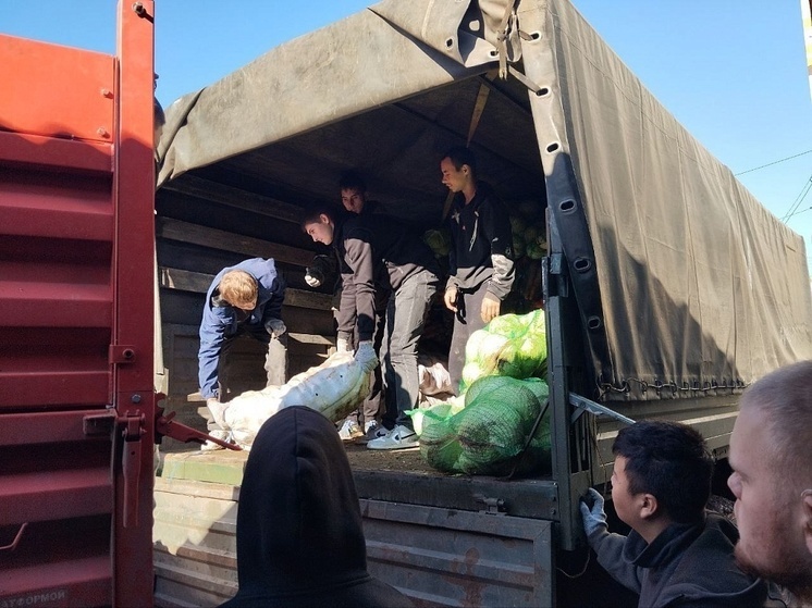 Астраханская область отправила десятки тонн продовольствия для участников СВО