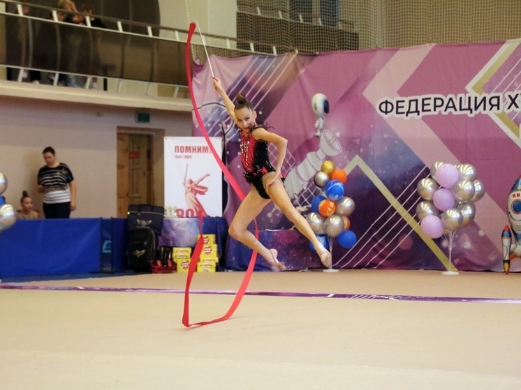 В Мирном прошло первенство города по художественнной гимнастике