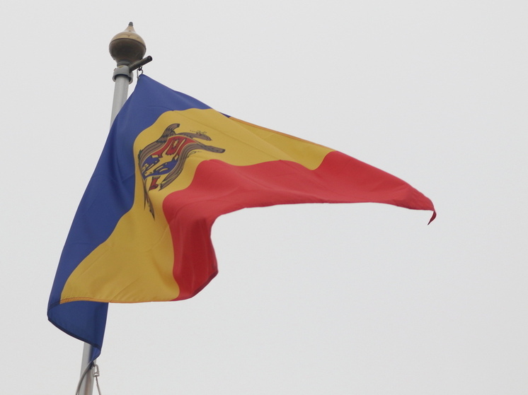 Молдавский парламент утвердил состав и программу правительства Мунтяну