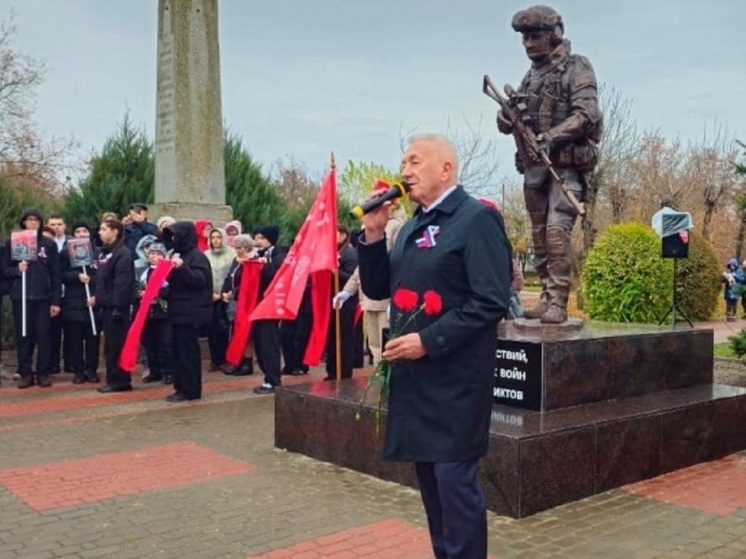 В станице Волгоградской области открыли памятник в честь защитников Отечества