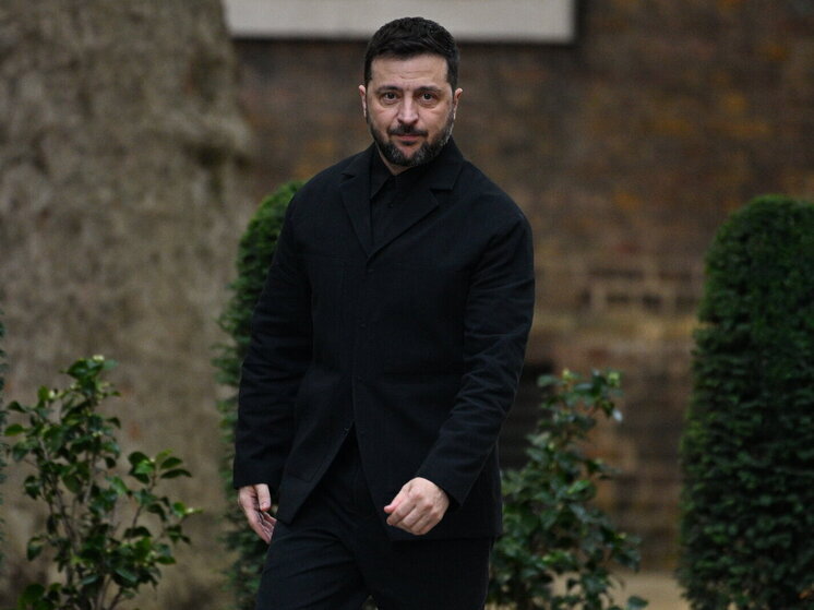 Politico: оппозиция готовит обвинения против Зеленского в подрыве безопасности Украины