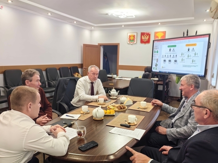 Юрий Таран и Сергей Щеглов обсудили вопросы местного самоуправления