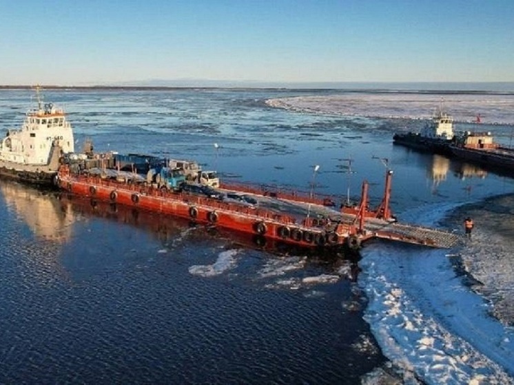 Работа паромной переправы Салехард — Лабытнанги приостановлена