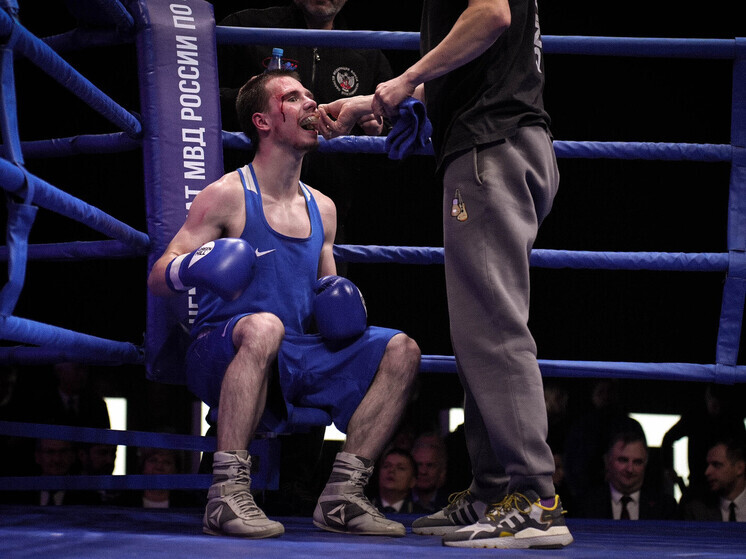 В финале чемпионата Министерства внутренних дел Российской Федерации по боксу, который провели в Челябинске, приняли участие территориальные органы и образовательные организации МВД России. 