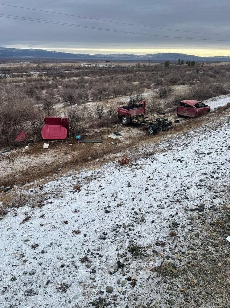 В ДТП автомобиль развалился на три части в ДТП по дороге в Кяхту