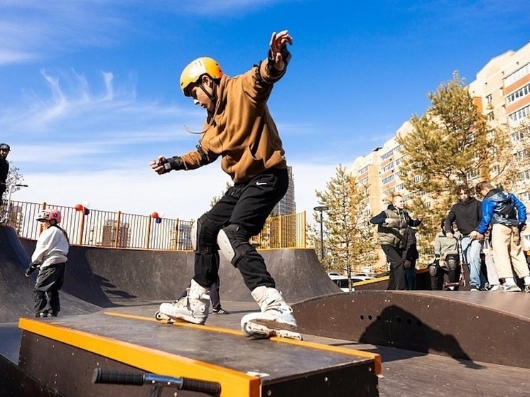 Во Владивостоке открылась современная детская площадка