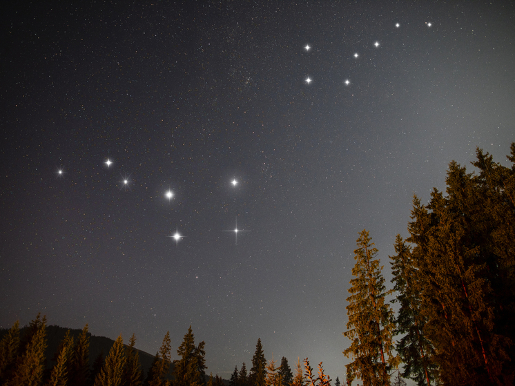Пять звездопадов и самое крупное суперлуние года смогут наблюдать красноярцы в ноябре