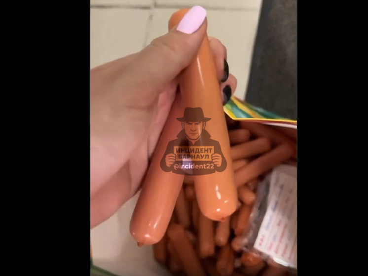 Родившей близнецов жительнице Барнаула выдали пять кг сосисок