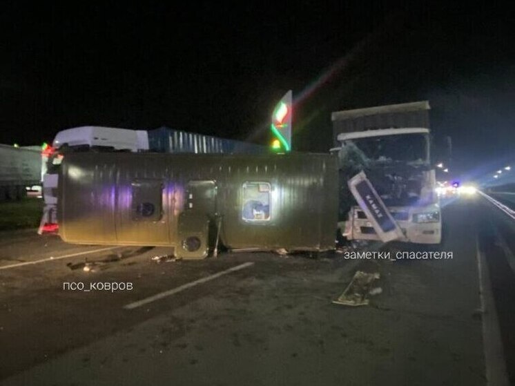 Пассажирский автобус перевернулся на трассе М-7 под Ковровом: есть жертвы