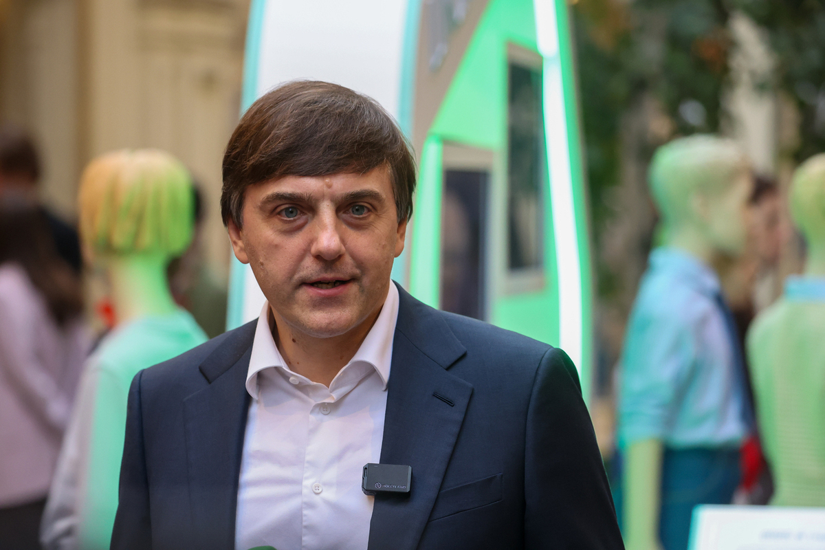 В Минпросвещения считают, что говорить о переходе на 12-летнее обучение рано