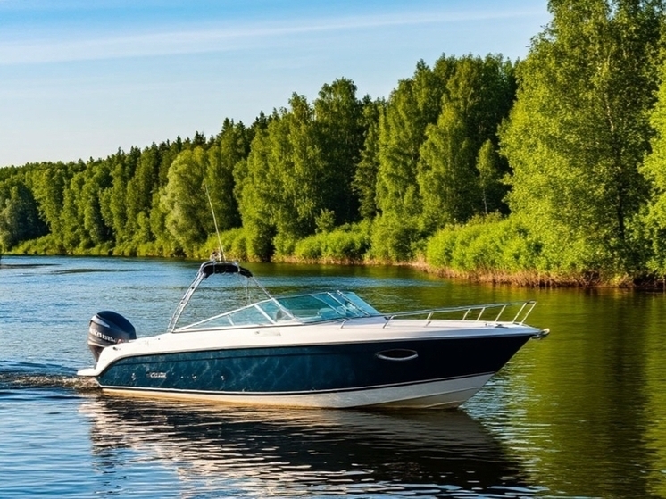 Один спасся, один погиб, а другого ищут: лодка с рыбаками перевернулась в Ростовской области