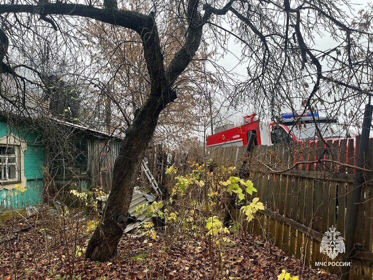 В Суворовском районе потушен пожар в жилом доме и гараже