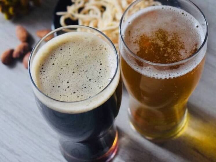 В основном рак молочной железы развивается у женщин, но и мужчины не застрахованы от этой болезни. Например, в Алтайском крае такую онкологию выявляют у 7-8 представителей сильного пола в год. Как отметили в алтайском онкодиспансере, привести к развитию рака груди у мужчин может частое употребление пива.