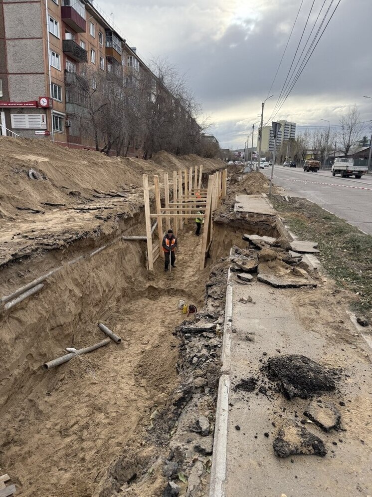 На улице Бабушкина в Улан-Удэ начали строительство инфраструктуры для расширения дороги