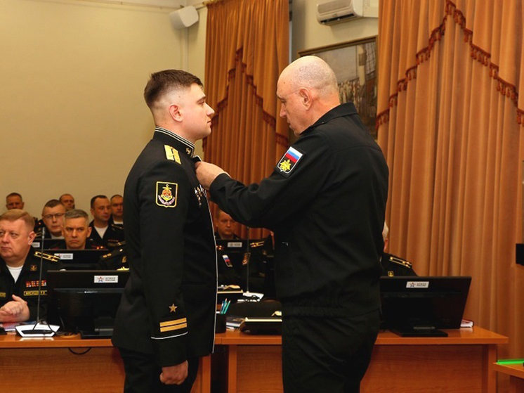 Калининградским военным Балтфлота вручили государственные награды