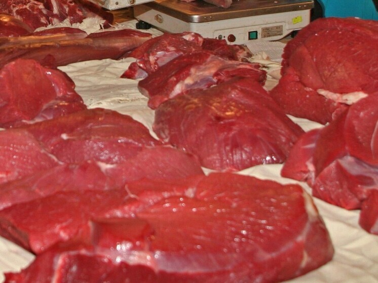 Говядина нашпигована чипом: уралец принес силовикам странную находку