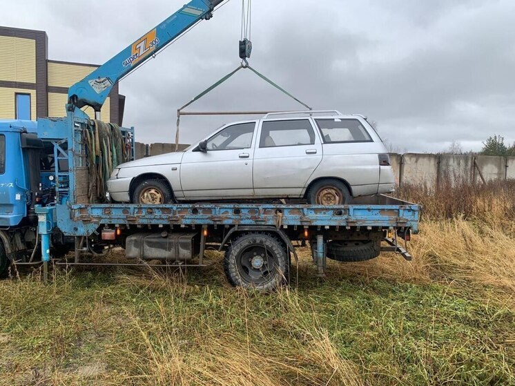 Нягань борется с бесхозными автомобилями: в 2025 году эвакуированы 19 брошенных машин