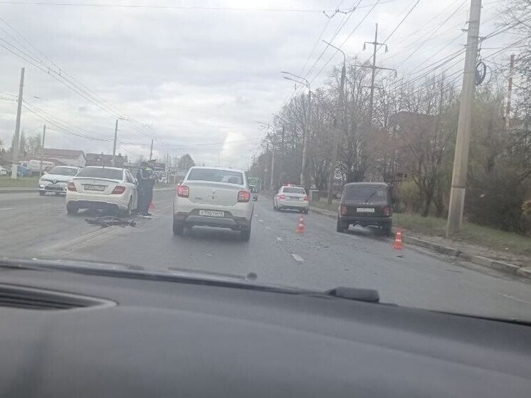 В Курске водитель «Нивы» травмирован при столкновении с «Мерседесом»