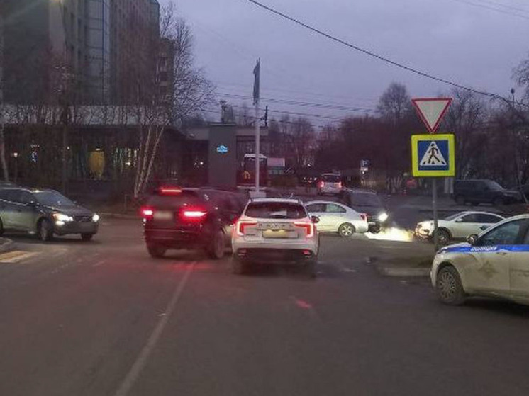 В Мурманске машина сбила женщину на пешеходном переходе