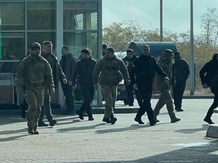 Глава ГУР Буданов* был замечен на пути в Красноармейск