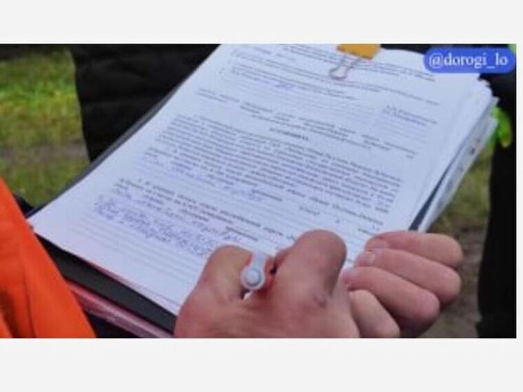 Межведомственная комиссия провела выездную проверку участка дороги Новая Пустошь — Невская Дубровка, сообщил телеграм-канал дорожного комитета. В ее состав вошли представители «Ленавтодора», Киришского ДРСУ, ГИБДД, карьера «ЛСР» и местные жители.