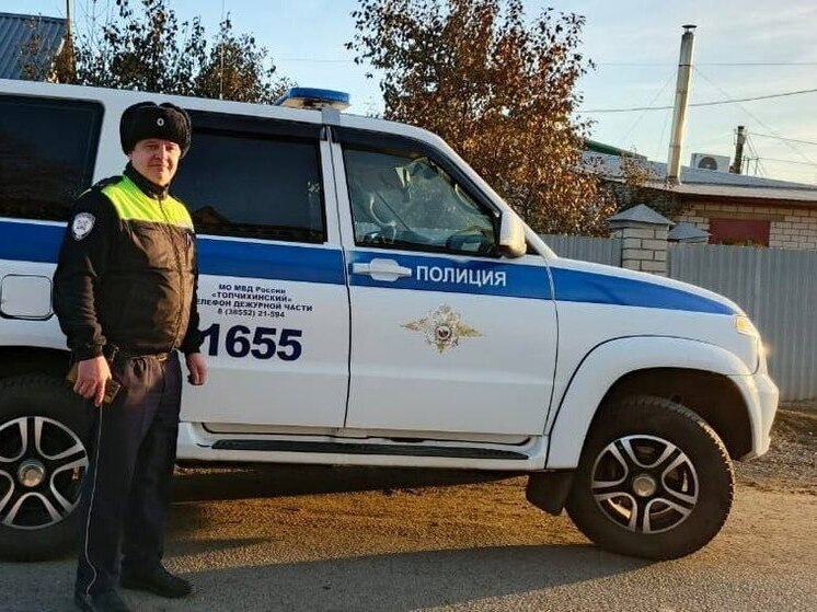 Алтайские инспекторы помогли водителю, у которого в дороге прихватило сердце