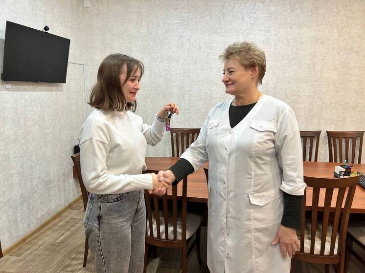 Врачи Кузнецкой детской больницы получили служебные квартиры в рамках нацпроекта