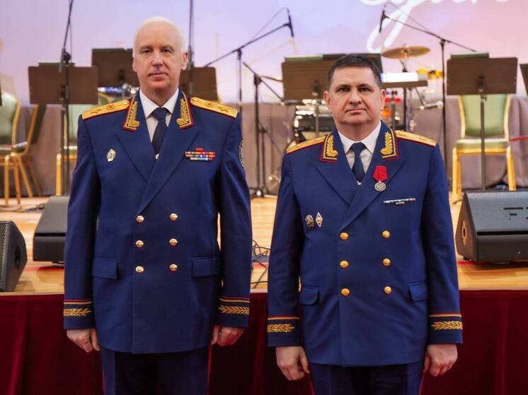 Глава СК Бастрыкин наградил руководителя алтайского Следкома орденом