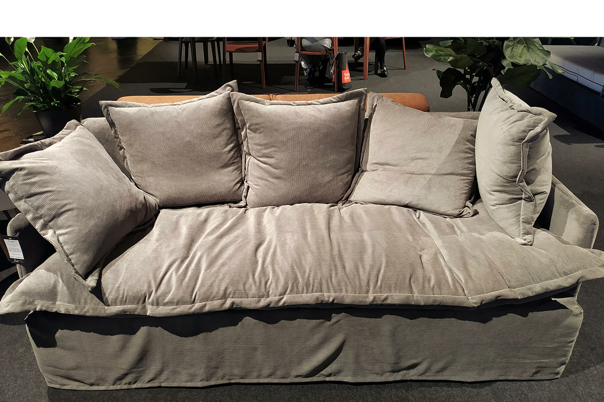 Производители кухонь и диванов возвращаются «в тень»