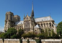 В соборе Нотр-Дам-де-Пари впервые за три десятилетия сыграли свадьбу