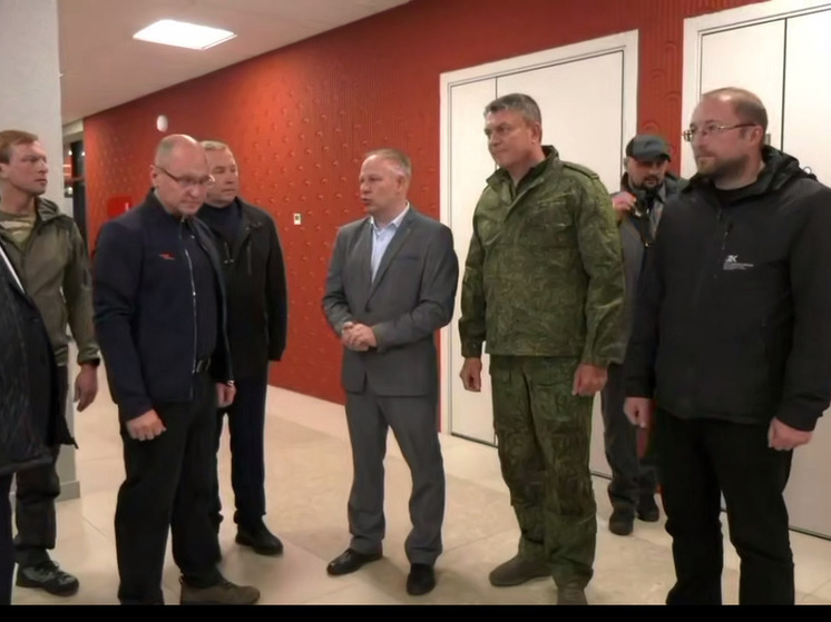 Сергей Кириенко посетил восстановленные ДК и гимназию в Станице Луганской