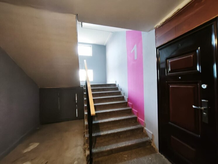 Военные городки Мурманской области стали комфортнее после ремонта подъездов