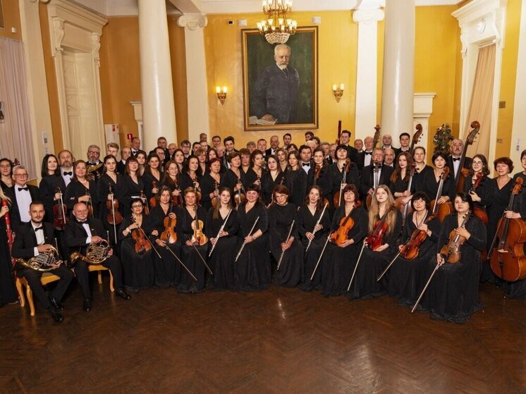 Губернатор Александр Гусев поздравил Воронежский академический симфонический оркестр со 100-летием