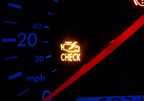 Неожиданно появившийся на приборном щитке сигнал Check engine способен серьезно обеспокоить многих автовладельцев