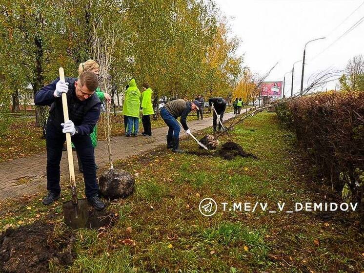 Мэр Белгорода принял участие в субботнике по озеленению города