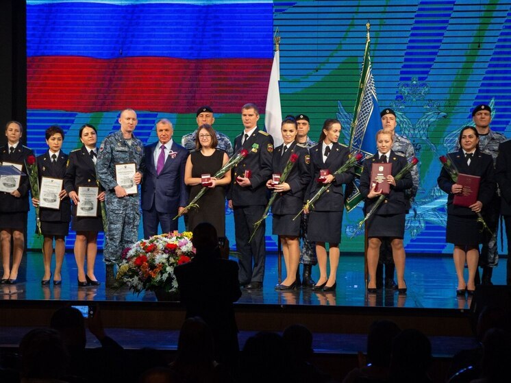 В Крыму поздравили судебных приставов с профессиональным праздником