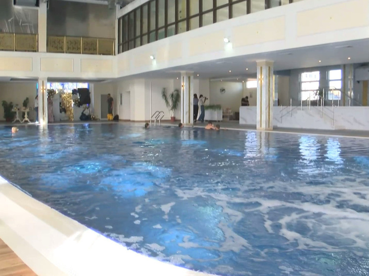 В Симферополе после ремонта открылся плавательный бассейн