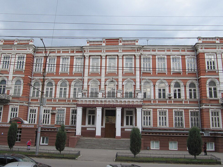 «РуссНефть» поддержала образовательный интенсив для школьников «Волонтеры науки» в Саратове