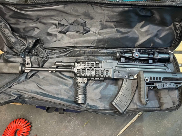 Схрон с оружием обнаружила в гараже у жителя Выборга полиция