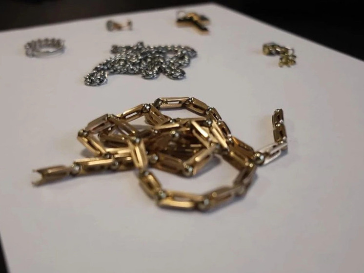 Охранник-оборотень: в тамбовском баре задержали вора в форме