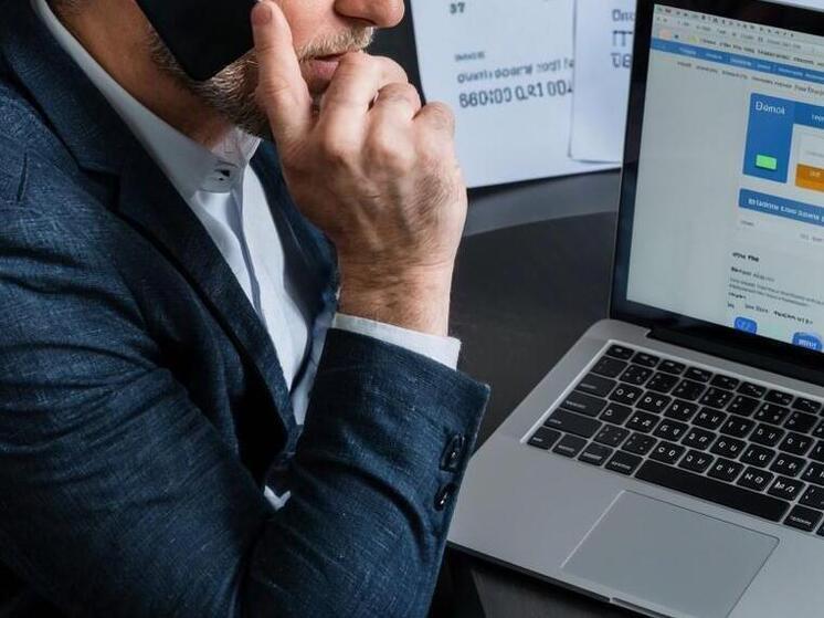 Семь правил защиты от мошенников назвали псковичам