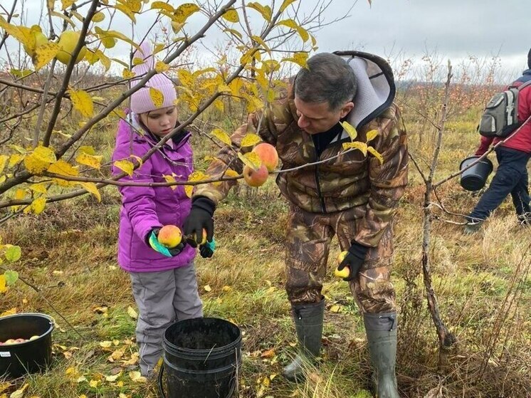 Калужский министр выехал в сады