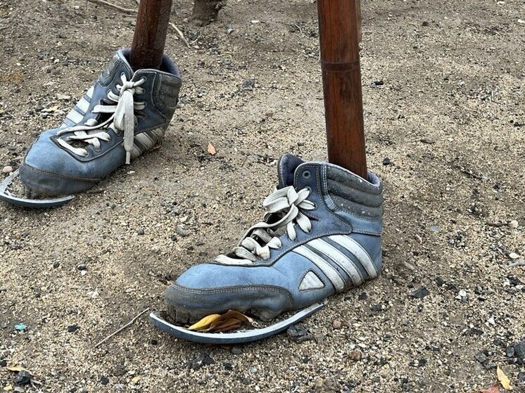 Спортивная площадка в Акбулаке разрушена вандалами на следующий день после установки