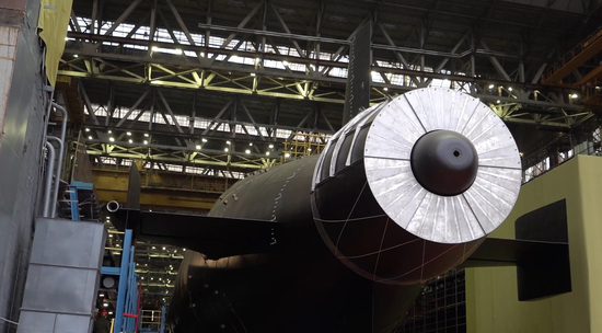 Под руководством Министра обороны Российской Федерации Андрея Белоусова состоялась церемония вывода из эллинга атомной подводной лодки «Хабаровск».