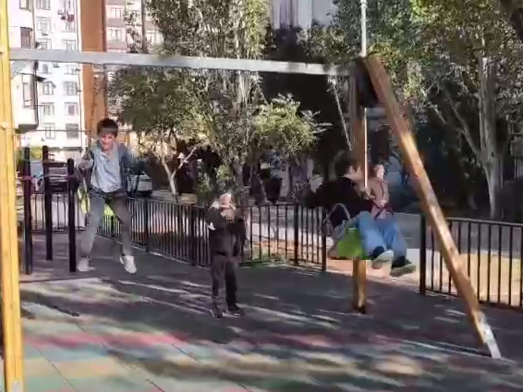 В Каспийске открылись три новые благоустроенные дворовые территории