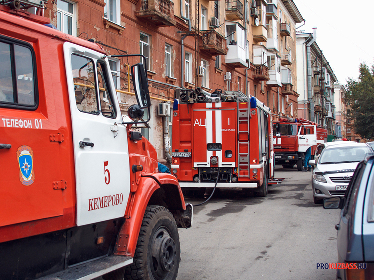 Сухие поля Кузбасса охватило пламя