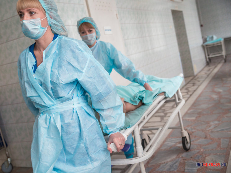 Врачи спасли палец дрессировщика Александра Филатова в Кемерове