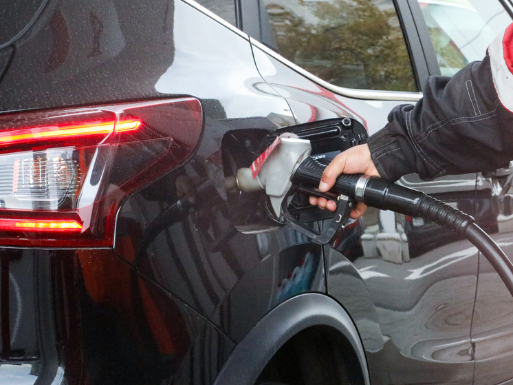 В Финляндии связанные с Россией автозаправки переходят на наличные