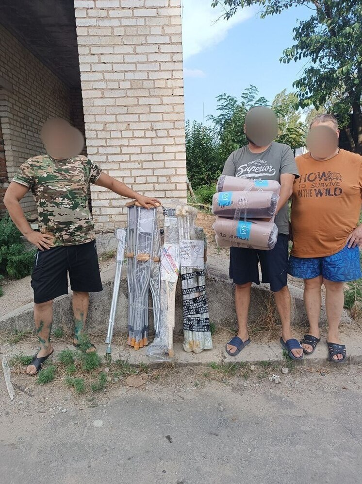 Раненые бойцы и медики госпиталя в ДНР получили гуманитарную помощь из Бурятии