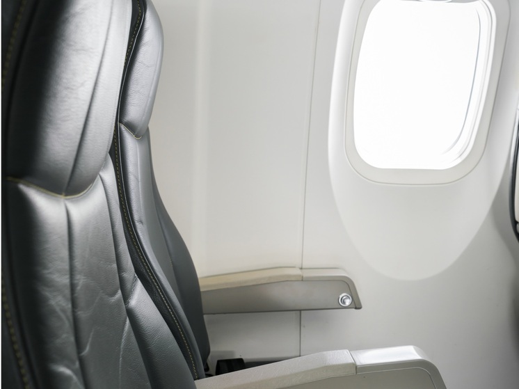 Трое жителей Бурятии устроили дебош в самолете из-за места у окна